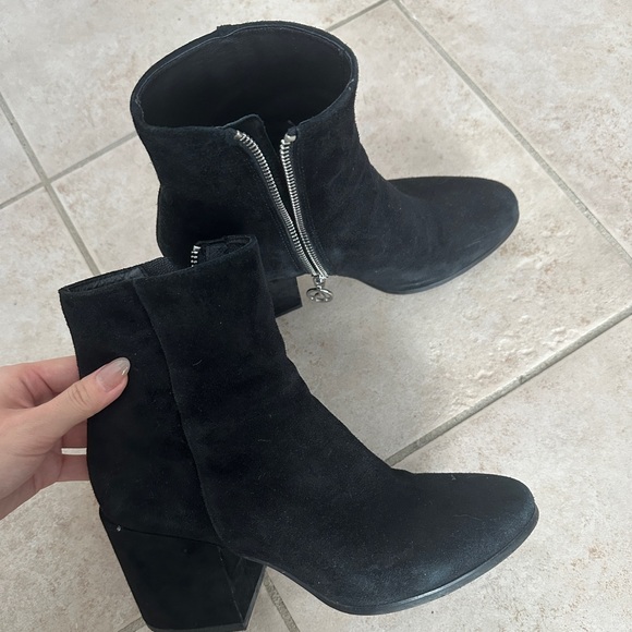 Women’s Wishbone collection shoes-heeled boots - Picture 5 of 8